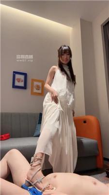 【纯情】沉浸式-舔长裙女神的jio【双视角版】 bf54508