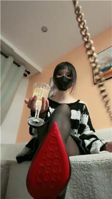 【lailai】黑丝玩虐脚下贱奴 JS250614-23