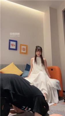 【纯情】沉浸式-舔长裙女神的jio【双视角版】 bf54508