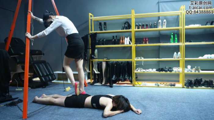 高跟踩哭之后继续平底鞋踩女M YC-241128-9