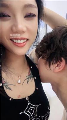 【万万】坐脸窒息-滴蜡-长靴蹂躏踩 bf54550