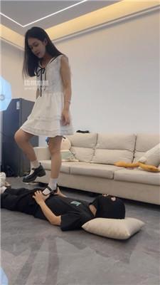 【白鹭】短裙女神-皮鞋白袜踩踏 bf54477