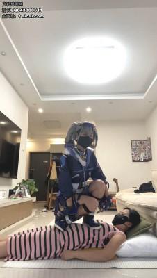 【雅泫】cos银狼踩玩女地毯 YC-241023-4