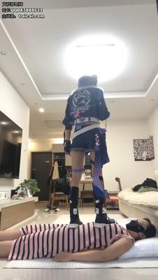 【雅泫】cos银狼踩玩女地毯 YC-241023-4