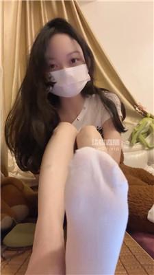 【婉婉】滚进来舔脚    250725-22