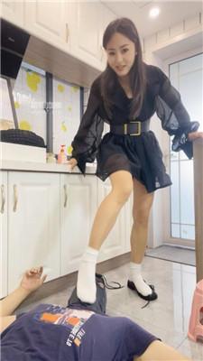 【素人抽水机】骑马狗爬-皮鞋白袜踩虐 JS250608-32