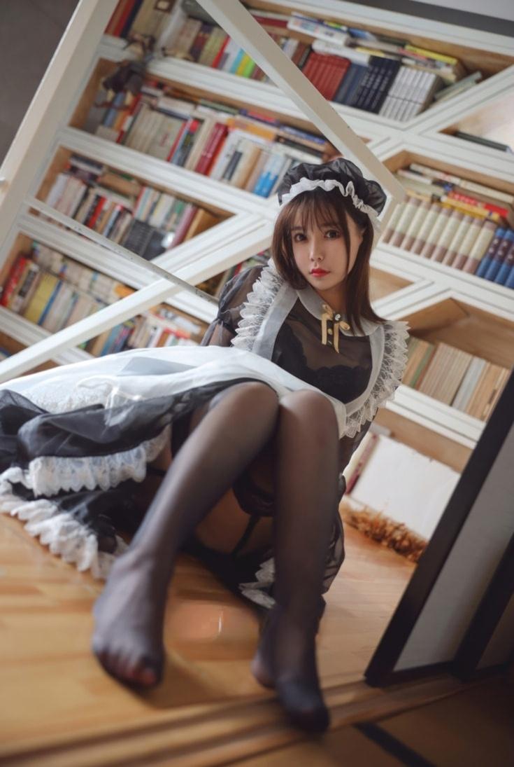 亚马逊鲶鱼 – 黑色透明女仆美女写真