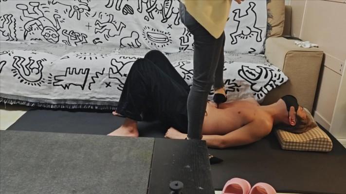 安安全体重10cm高跟踩踏虐乳 YC-241023