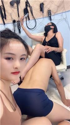 【诗雨】双S-臭脚丫轮流玩骚奴 JS250727-4