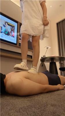 【香芋朱朱】超脏拖鞋白袜强迫舔 bf54333